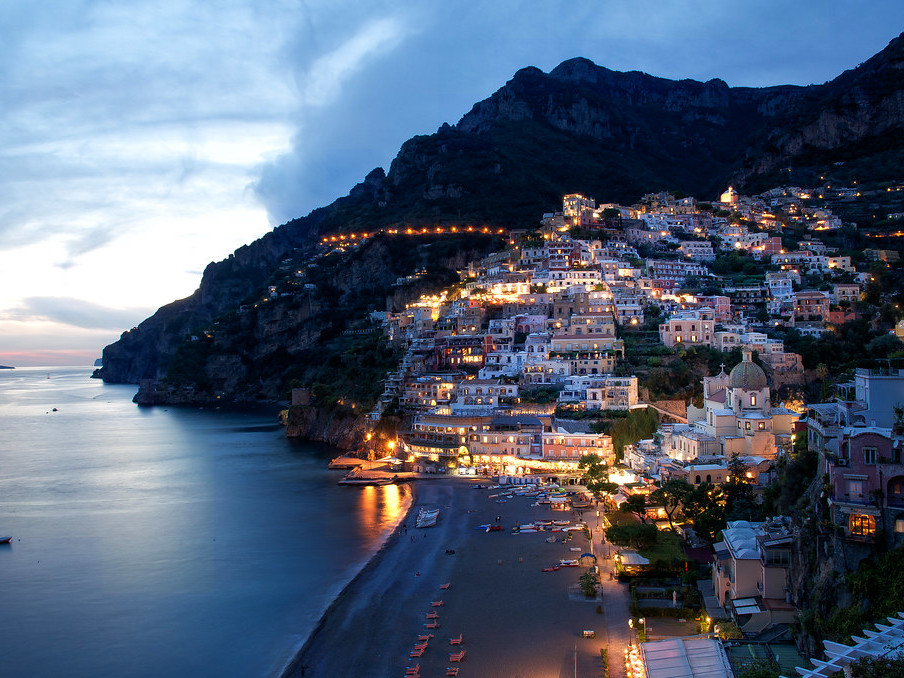 Positano di notte  | Star cars luxury tours