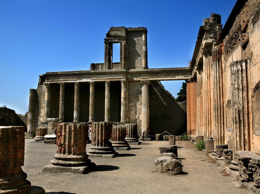 Tour Pompei e Costiera amalfitana  | Star cars luxury tours