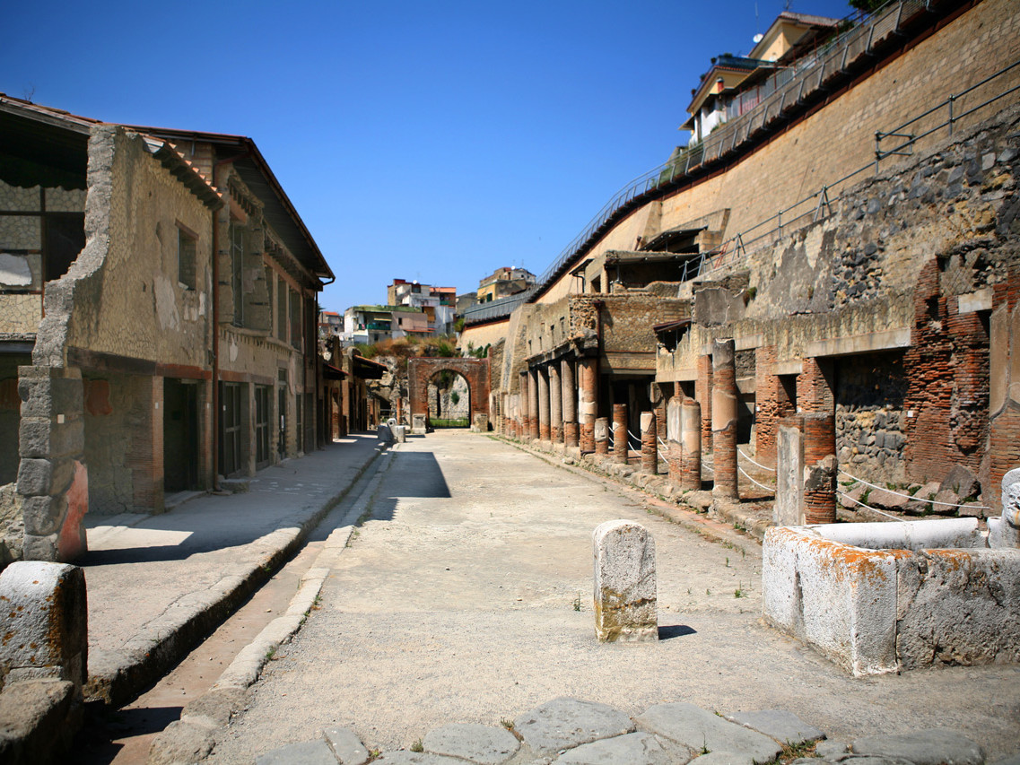 Escursione di Pompei e Ercolano da Sorrento| Star cars luxury tours